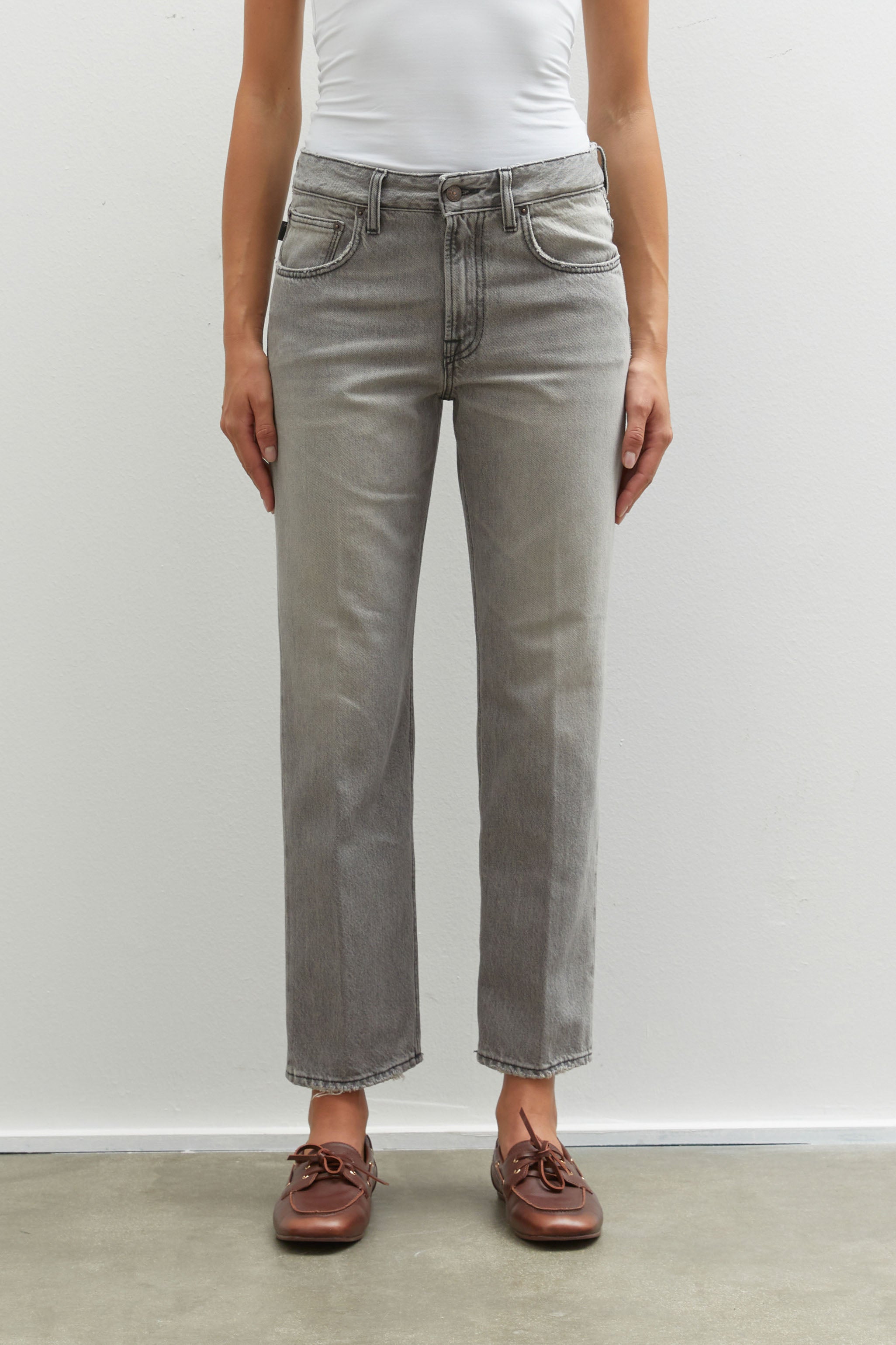 CECILIA GREY BLEACH