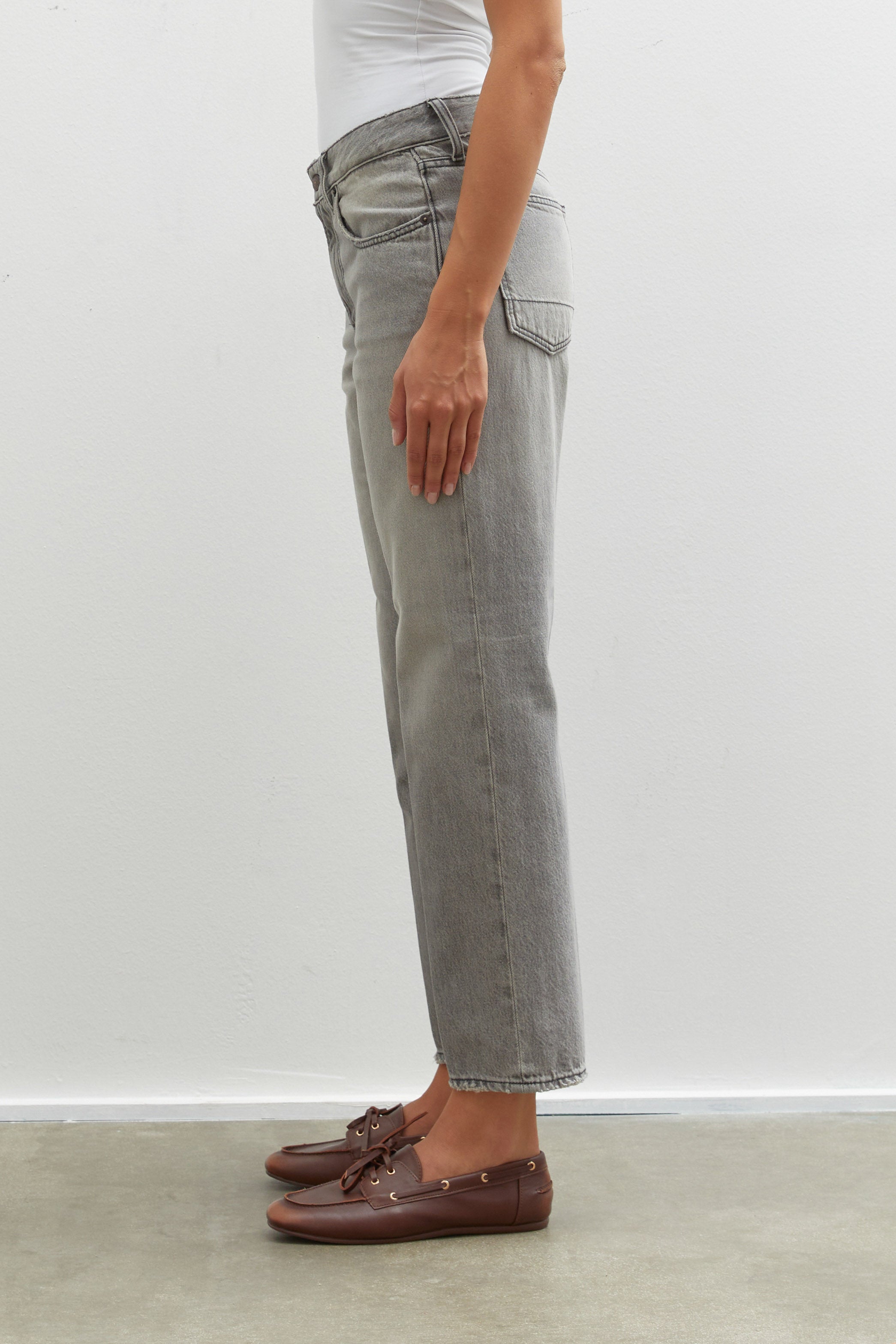 CECILIA GREY BLEACH
